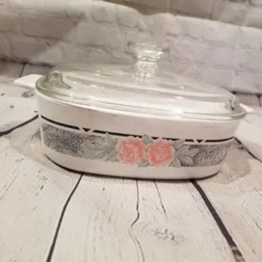 VINTAGE  CORNINGWARE 2 litre baking dish silk and roses pattern